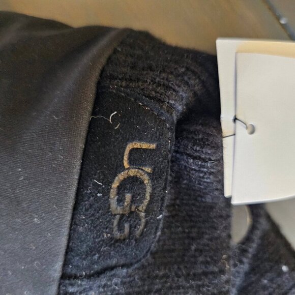 NWT UGG Men's Quilted Nylon Gloves Size Small - Picture 8 of 16